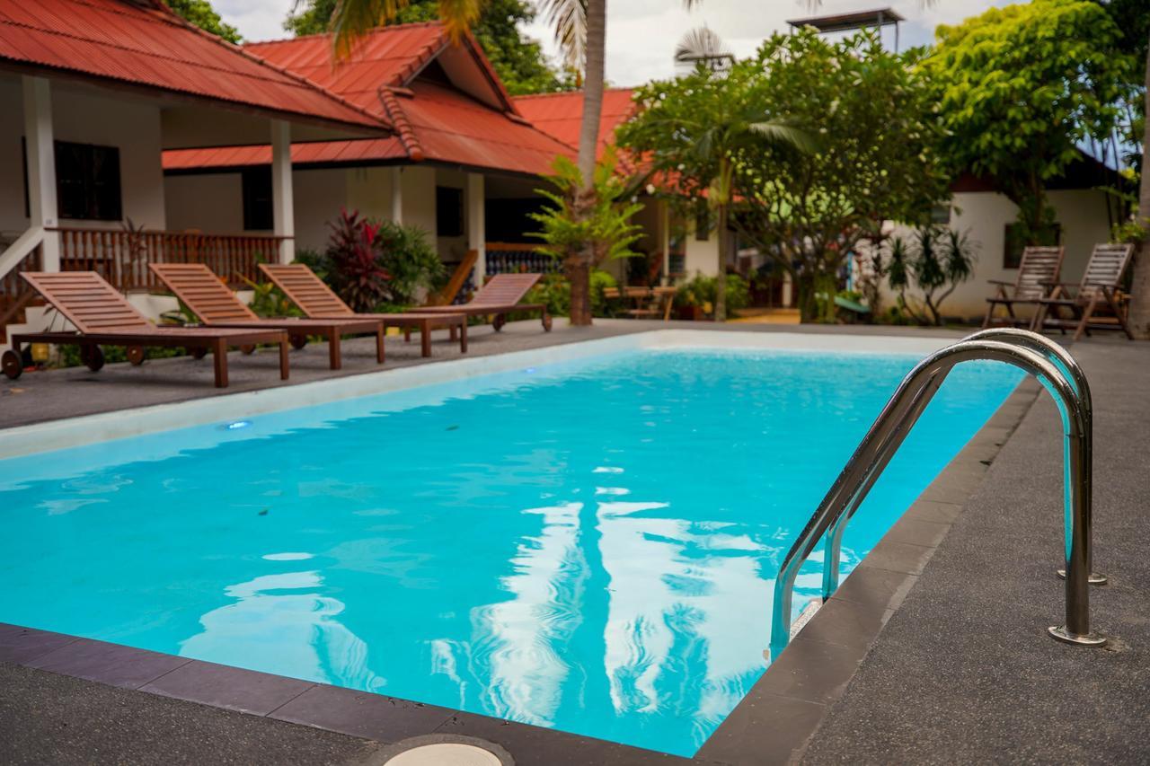 ホテル Fullmoon House Samui ラマイビーチ エクステリア 写真